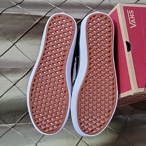 NWT- Vans Unisex ‘Sk8-Hi ComfyCush’ High Top Sneaker In Black/True White - Picture 7 of 11